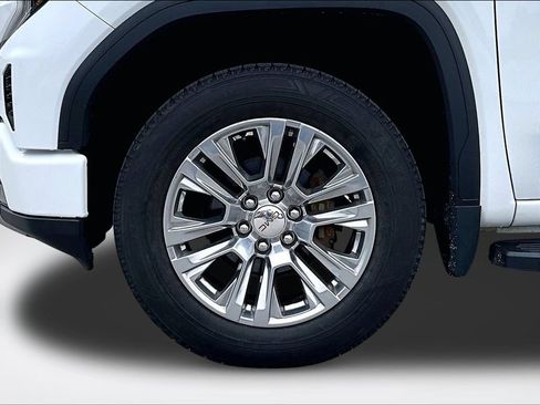 Used 2022 GMC Sierra 1500 Denali w/ Technology Package AWD/4WD image 10