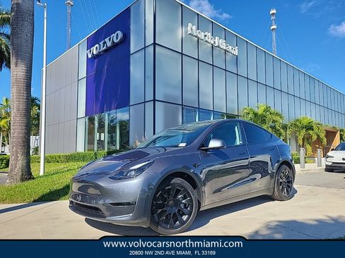 Used 2023 Tesla Model Y Long Range image 1
