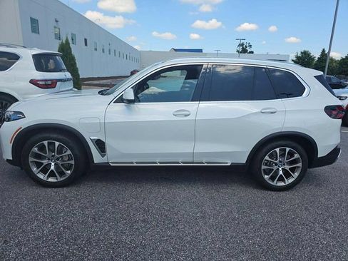 Used 2025 BMW X5 xDrive50e AWD/4WD image 2