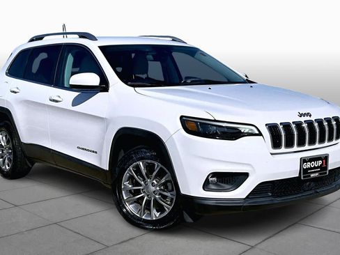 Used 2021 Jeep Cherokee Latitude Lux w/ Mopar Interior Package image 3