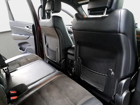 Used 2022 Jeep Grand Cherokee Laredo X AWD/4WD image 12
