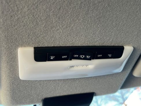 Certified 2023 Nissan Kicks SV image 20