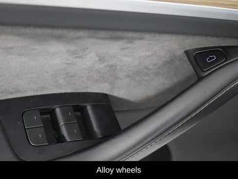 Used 2023 Tesla Model Y Long Range AWD/4WD image 18