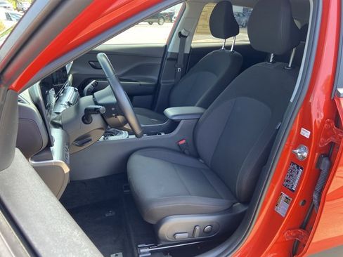 Used 2025 Hyundai Kona SEL FWD image 20