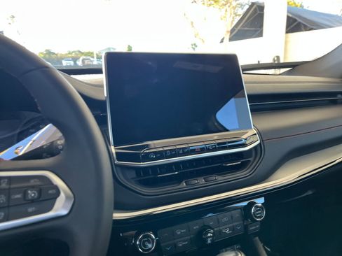 Used 2025 Jeep Compass Trailhawk w/ Trailer Tow Group image 18