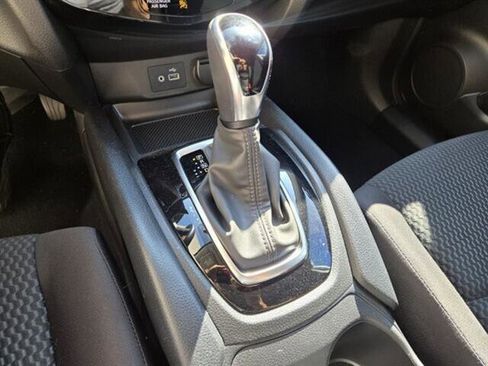 Used 2021 Nissan Rogue Sport S image 28