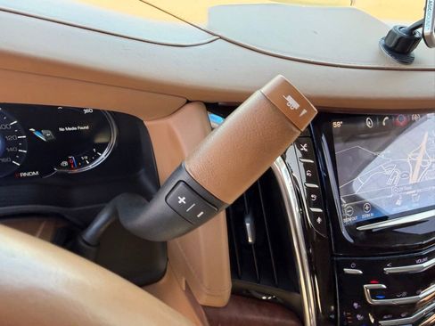 Used 2016 Cadillac Escalade ESV Platinum AWD/4WD image 30