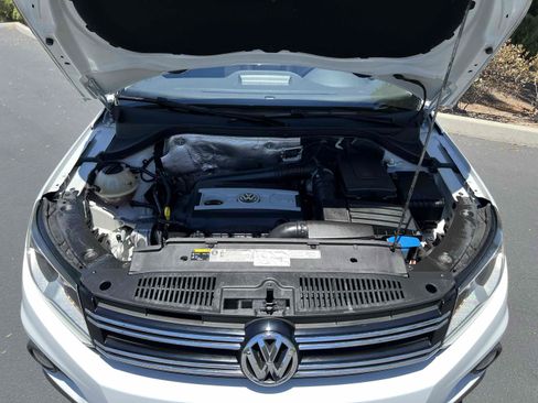 Used 2015 Volkswagen Tiguan SEL FWD image 23