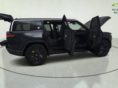 Used 2024 Rivian R1S Adventure AWD/4WD image 9