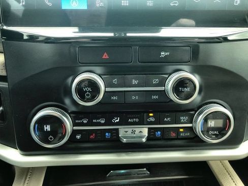 Used 2023 Ford Expedition Limited AWD/4WD image 19