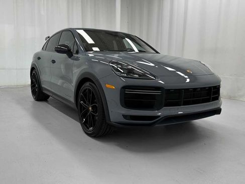 Used 2022 Porsche Cayenne Turbo GT image 2