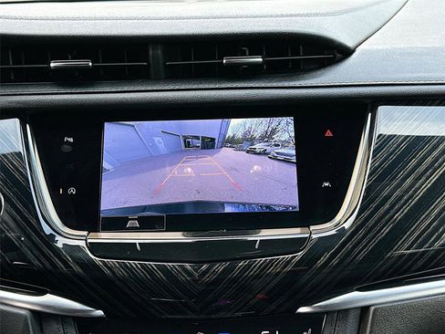 Used 2024 Cadillac XT6 Premium Luxury image 14