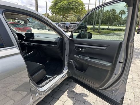 Used 2023 Honda CR-V LX image 23