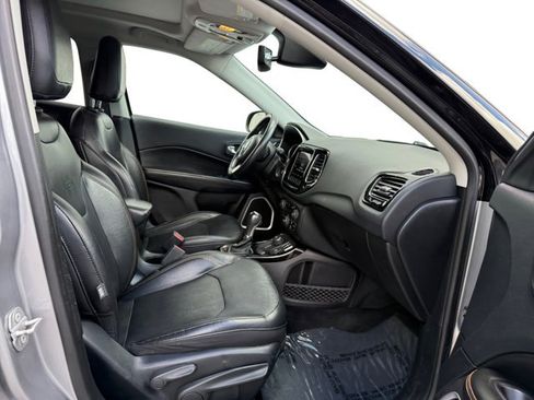 Used 2019 Jeep Compass Limited AWD/4WD image 12