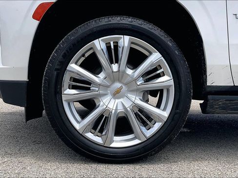 Used 2021 Chevrolet Tahoe High Country w/ Premium Package RWD image 35