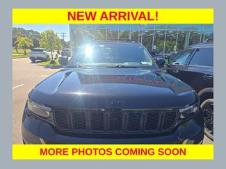 Used 2023 Jeep Grand Cherokee L Laredo AWD/4WD video 1