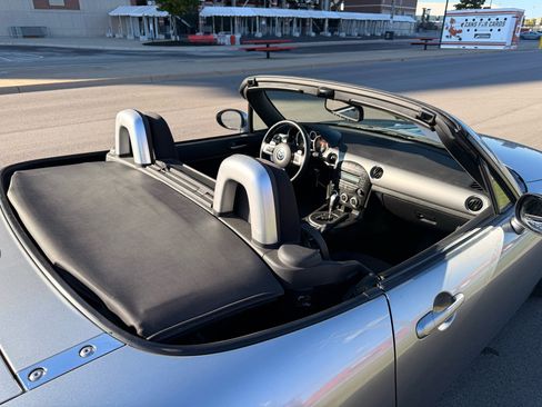 Used 2009 MAZDA MX-5 Miata Touring image 13