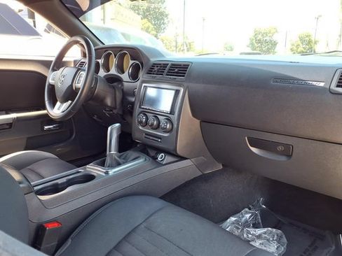 Used 2014 Dodge Challenger R/T RWD image 29