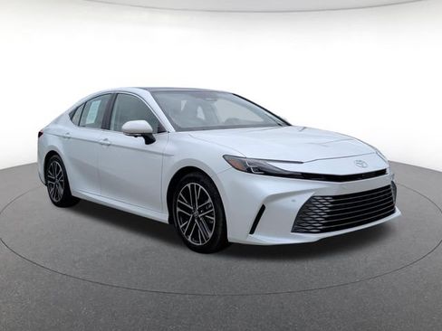 Used 2025 Toyota Camry XLE w/ Premium Plus Package FWD image 8