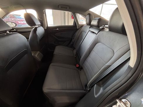 Used 2025 Volkswagen Jetta SE image 30