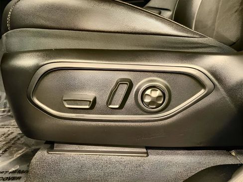 Used 2024 Jeep Grand Cherokee Altitude image 5