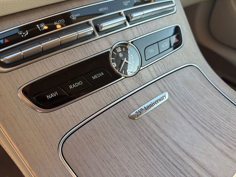 Used 2018 Mercedes-Benz E 400 4MATIC Cabriolet image 19