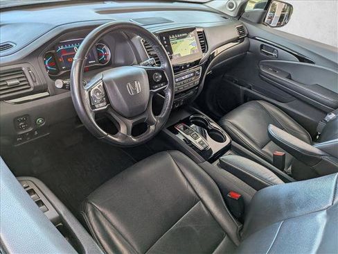 Used 2019 Honda Pilot Touring image 10