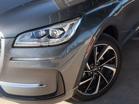 Used 2024 Lincoln Corsair Grand Touring image 3