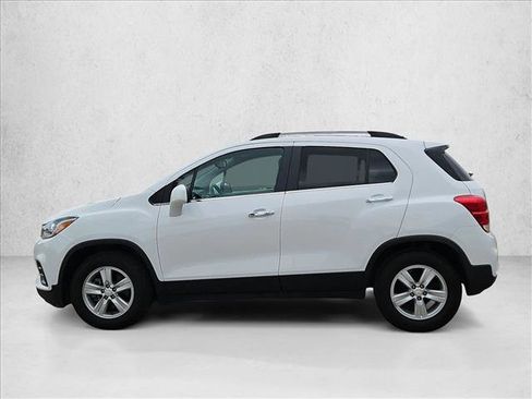 Used 2020 Chevrolet Trax LT w/ LT Convenience Package FWD image 9