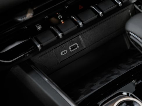 New 2026 GMC Canyon Elevation w/ Convenience Package image 30