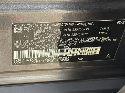 Used 2021 Toyota RAV4 XLE Premium AWD/4WD image 30