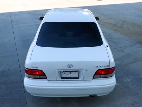 Used 1996 Toyota Avalon XL image 7