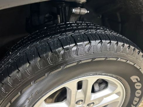 Certified 2023 Jeep Grand Cherokee Laredo w/ Luxury Tech Group I image 12