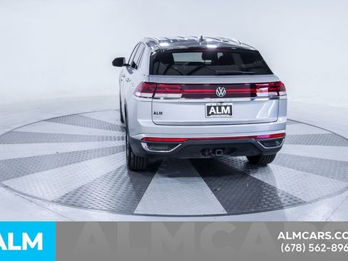 Used 2024 Volkswagen Atlas Cross Sport SE image 8