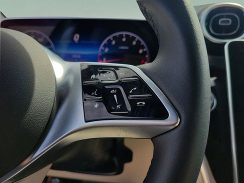 Certified 2025 Mercedes-Benz GLC 300 image 23