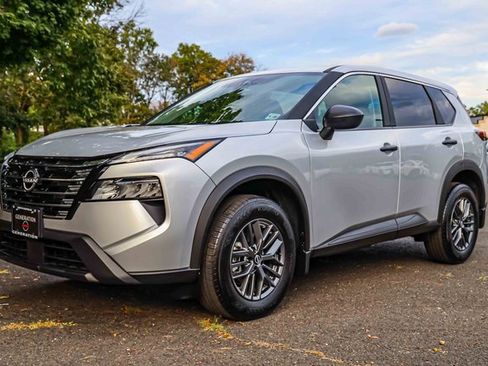 Certified 2025 Nissan Rogue S image 3