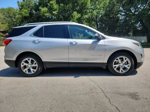 Used 2018 Chevrolet Equinox Premier FWD image 9