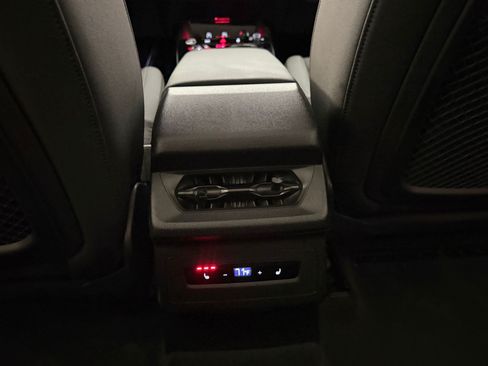 Used 2025 Audi A6 e-tron Premium Plus w/ Premium Plus RWD image 29