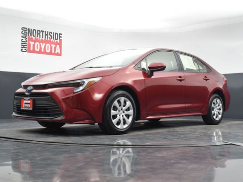 Used 2024 Toyota Corolla LE image 30