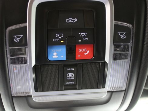 Used 2025 RAM 1500 Big Horn AWD/4WD image 18