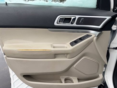 Used 2015 Ford Explorer XLT w/ Equipment Group 202A image 15