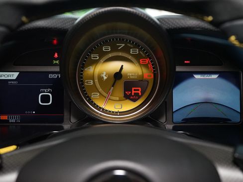 Used 2022 Ferrari 812 GTS RWD image 17