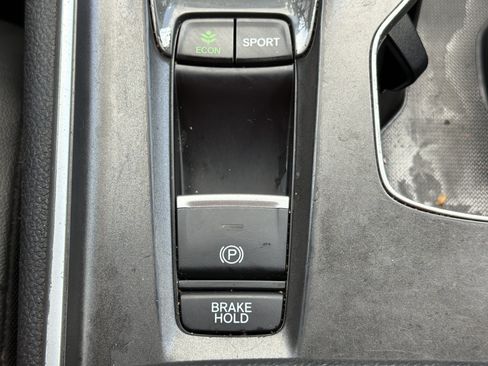 Used 2022 Honda Accord Sport image 10