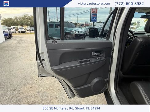 Used 2012 Jeep Liberty Sport AWD/4WD image 20