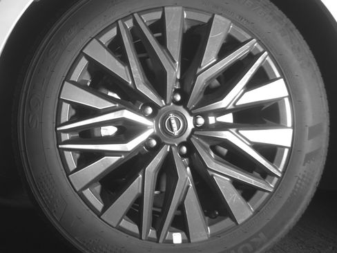 Used 2025 Nissan Altima 2.5 SV image 12