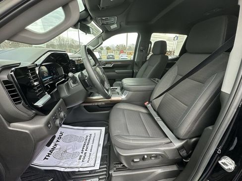 Used 2025 Chevrolet Silverado 1500 LT Trail Boss AWD/4WD image 11
