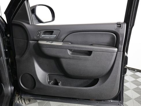 Used 2012 Chevrolet Avalanche LT w/ Suspension Package, Off-Road image 25