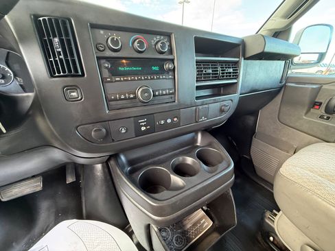 Used 2016 GMC Savana 2500 image 19