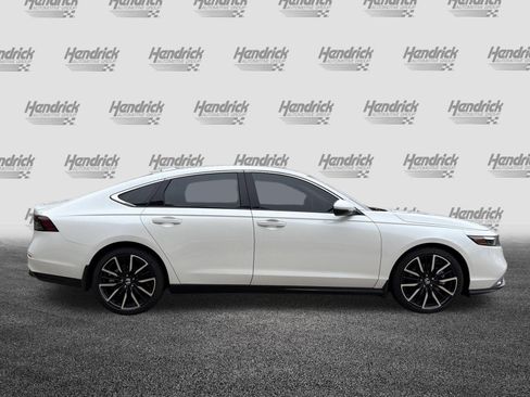Used 2025 Honda Accord Touring image 11