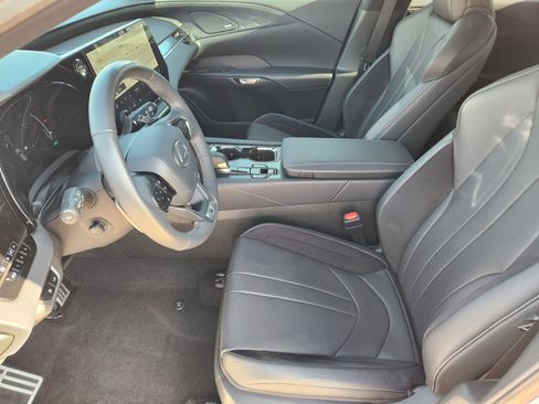 Certified 2023 Lexus RX 500h F Sport w/ Cold Area Package AWD/4WD image 33